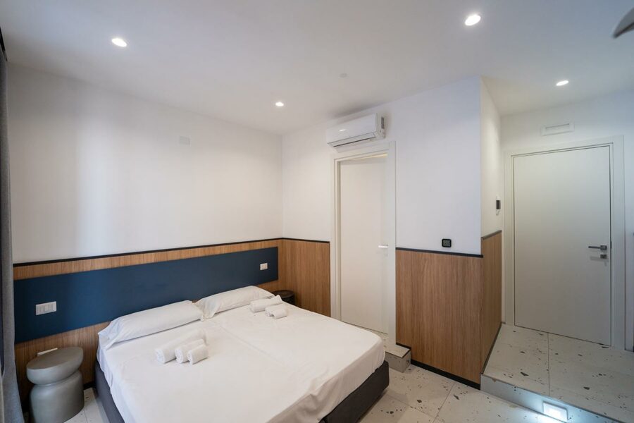 Queen double room with side sea view